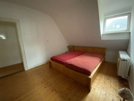 Schlafzimmer - Einfamilienhaus in 34131 Kassel mit 130m² kaufen