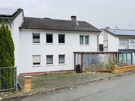 Frontansicht  - Doppelhaushälfte in 34385 Bad Karlshafen mit 151m² kaufen