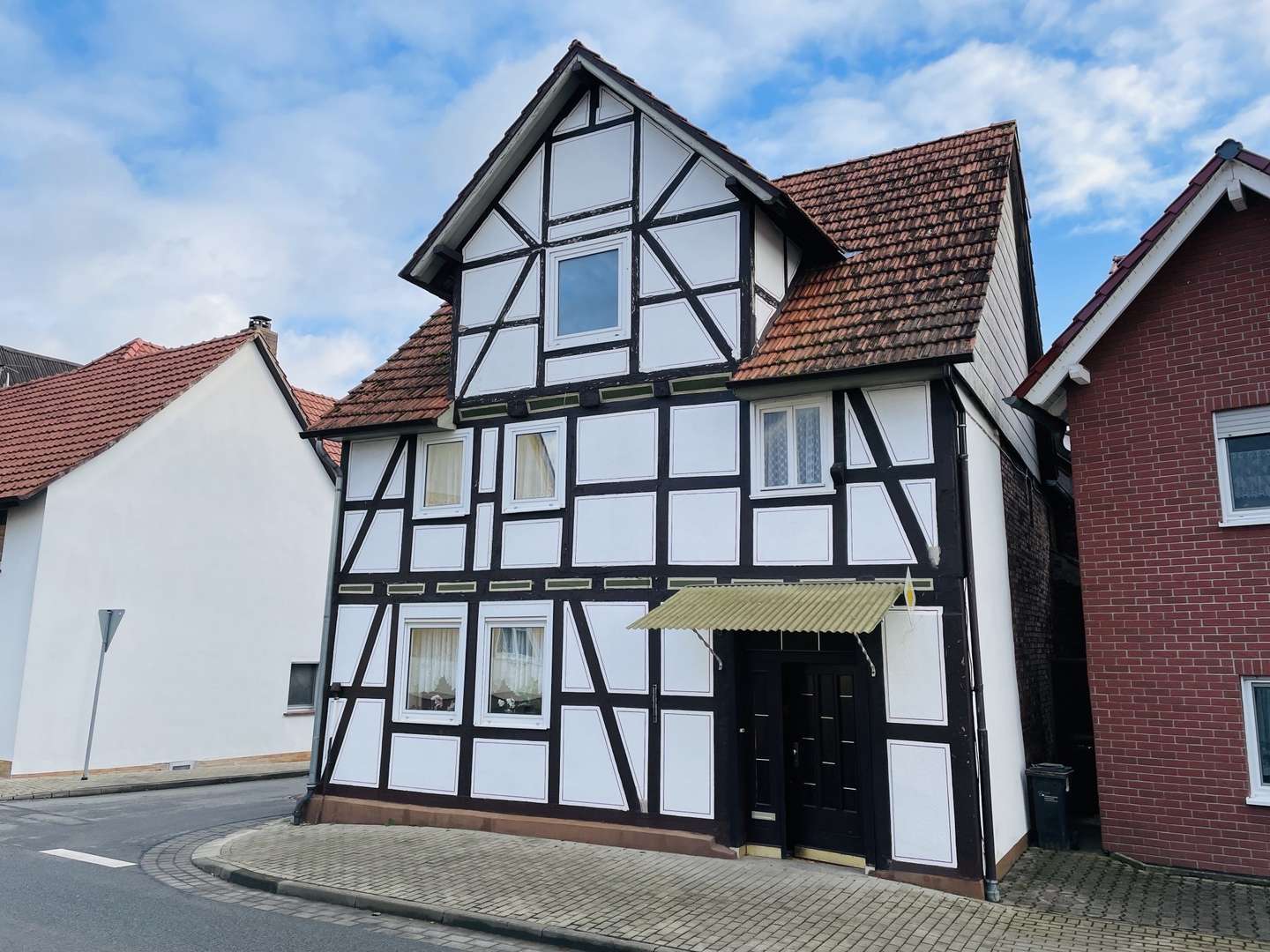 Frontansicht - Einfamilienhaus in 34388 Trendelburg mit 202m² kaufen
