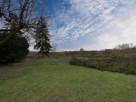Grundstück mit Fernblick Grundstück mit Fernblick - Mehrfamilienhaus in 34121 Kassel mit 370m² als Kapitalanlage kaufen