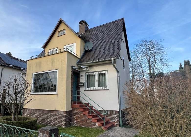 Straßenansicht - Einfamilienhaus in 34266 Niestetal mit 126m² kaufen