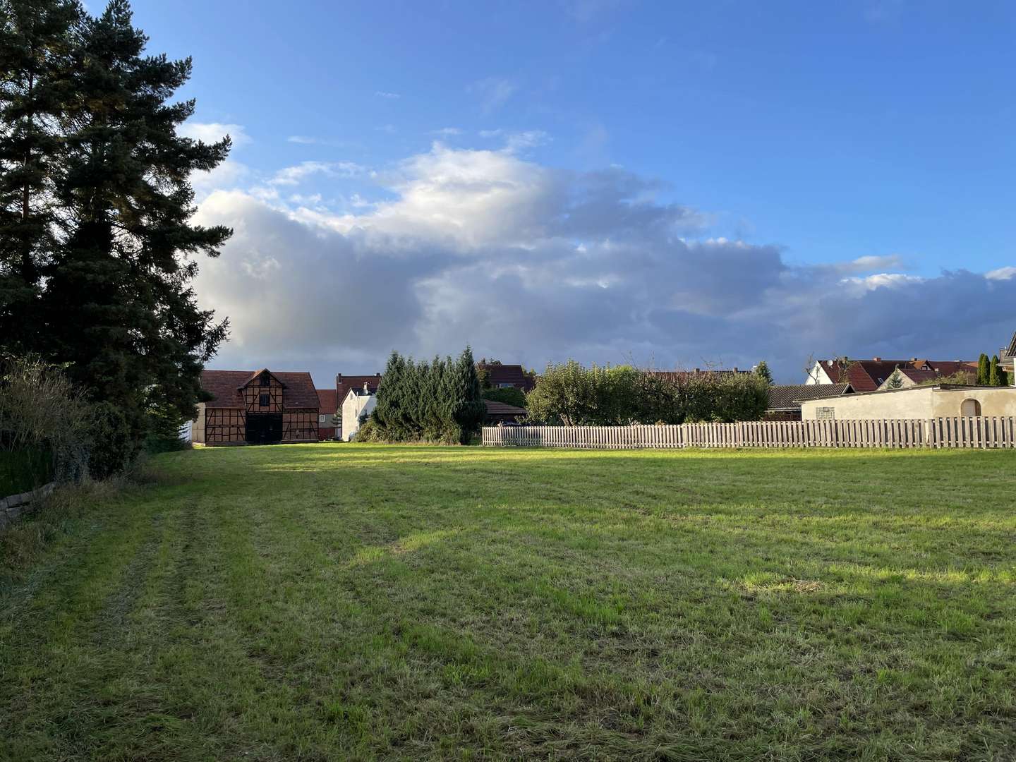 Blick auf das Grundstück - Grundstück in 34379 Calden mit 1785m² kaufen