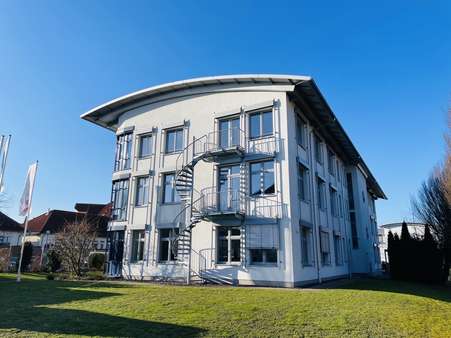 Seitenansicht Seitenansicht - Bürohaus in 34369 Hofgeismar mit 1778m² kaufen