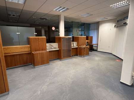 Hauptraum Hauptraum - Büro in 34277 Fuldabrück mit 140m² kaufen