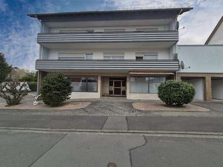 Straßenansicht Straßenansicht - Mehrfamilienhaus in 34225 Baunatal mit 389m² kaufen