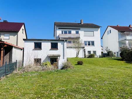 Rückansicht Rückansicht - Zweifamilienhaus in 34369 Hofgeismar mit 198m² kaufen