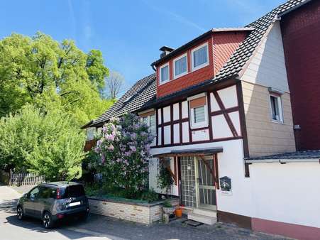 Seitenansicht - Einfamilienhaus in 34471 Volkmarsen mit 107m² kaufen