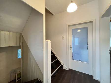 Treppenhaus Treppenhaus - Einfamilienhaus in 34277 Fuldabrück mit 140m² kaufen
