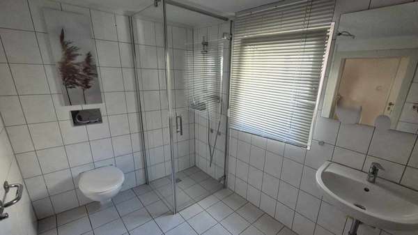 Bad und WC EG - Reihenmittelhaus in 34225 Baunatal mit 84m² kaufen