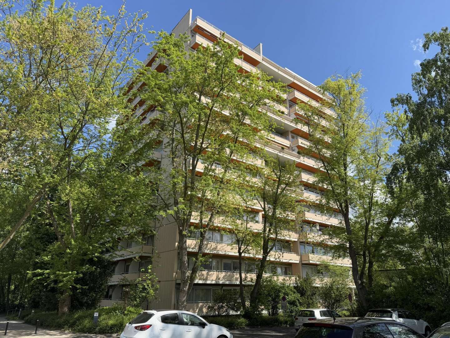 Hausansicht Hausansicht - Etagenwohnung in 34128 Kassel mit 83m² kaufen