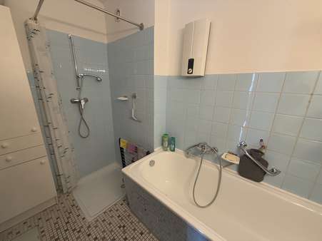 Badezimmer Badezimmer - Etagenwohnung in 34128 Kassel mit 83m² kaufen