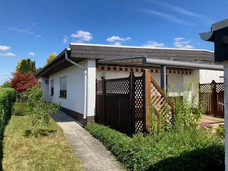 Freistehender Bungalow mit Einliegerwohnung in Vellmar