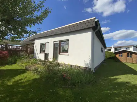 Freistehender Bungalow mit Einliegerwohnung in Vellmar