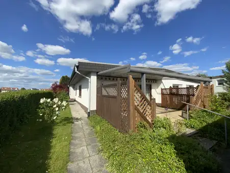 Freistehender Bungalow mit Einliegerwohnung in Vellmar