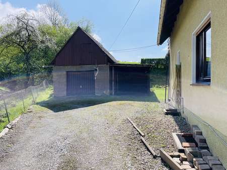 Zufahrt zur Garage Zufahrt zur Garage - Einfamilienhaus in 34369 Hofgeismar mit 142m² kaufen