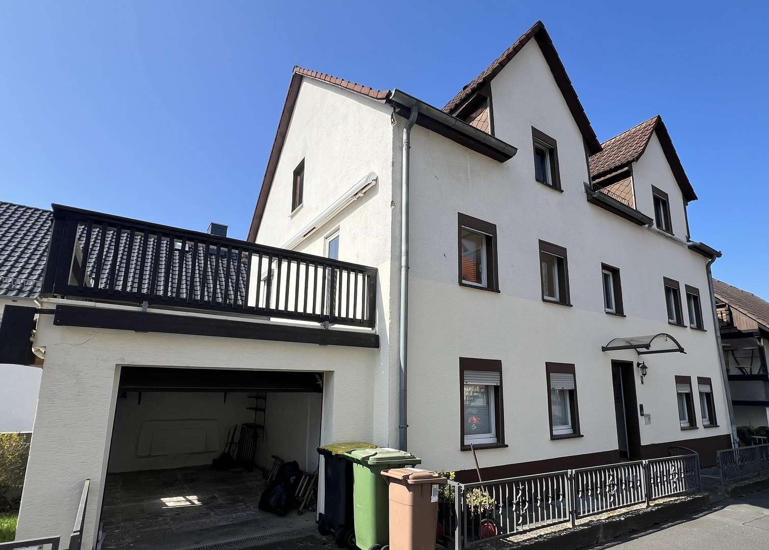 Strassenansicht - Zweifamilienhaus in 34253 Lohfelden mit 198m² als Kapitalanlage kaufen