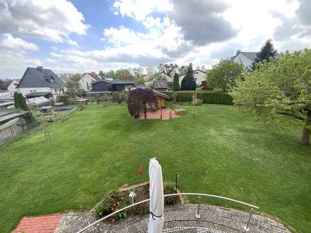 Blick in das Grundstück - Einfamilienhaus in 34128 Kassel mit 131m² kaufen