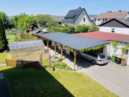 Blick in den Garten Blick in den Garten - Zweifamilienhaus in 34369 Hofgeismar mit 313m² kaufen