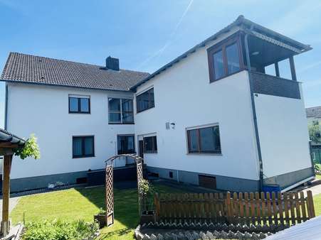 Rückansicht Rückansicht - Zweifamilienhaus in 34369 Hofgeismar mit 313m² kaufen