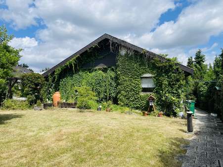 Frontansicht Frontansicht - Einfamilienhaus in 34369 Hofgeismar mit 195m² kaufen