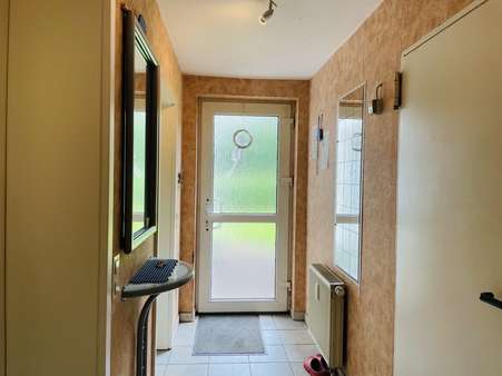 Flur im EG Flur im EG - Einfamilienhaus in 34379 Calden mit 202m² kaufen
