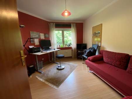 Arbeitszimmer im OG - Erdgeschosswohnung in 34117 Kassel mit 97m² kaufen