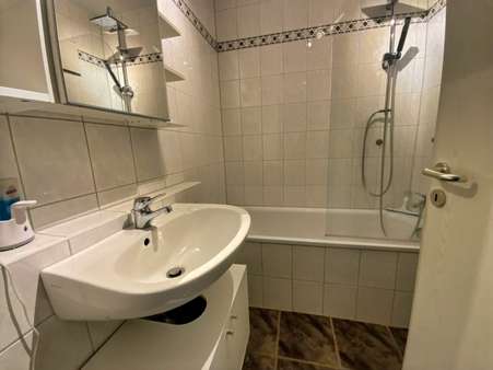 Badezimmer Badezimmer - Etagenwohnung in 34308 Bad Emstal mit 55m² kaufen