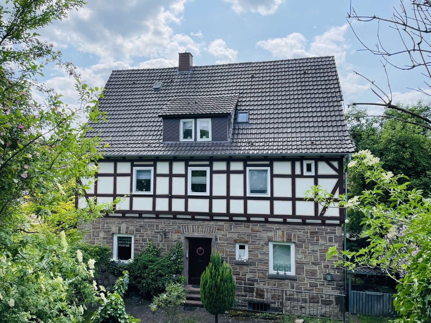 Rückansicht Rückansicht - Einfamilienhaus in 34393 Grebenstein mit 241m² kaufen