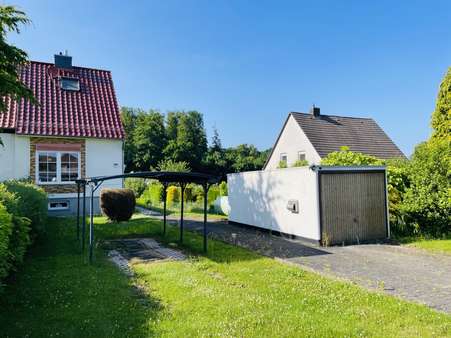 Garage und Carport Garage und Carport - Doppelhaushälfte in 34314 Espenau mit 95m² kaufen