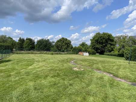 Blick in den Garten Blick in den Garten - Einfamilienhaus in 34393 Grebenstein mit 143m² kaufen