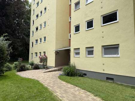 Hausansicht - Etagenwohnung in 34127 Kassel mit 59m² kaufen