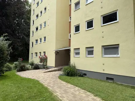 Leerstehende 2-Zimmer-Eigentumswohnung mit Entwicklungspotenzial in Kassel-Nord