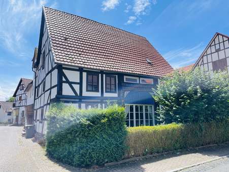 Frontansicht Frontansicht - Einfamilienhaus in 34369 Hofgeismar mit 144m² kaufen
