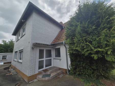 Hausansicht Eingangsbereich - Einfamilienhaus in 34308 Bad Emstal mit 186m² kaufen