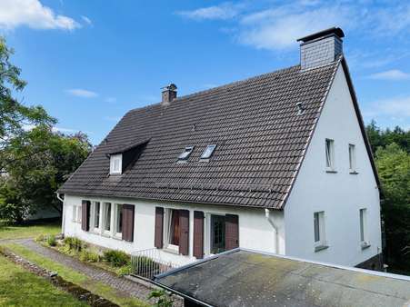 Rückansicht Rückansicht - Einfamilienhaus in 34466 Wolfhagen mit 210m² kaufen