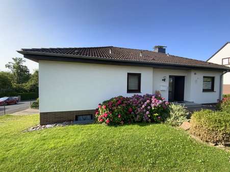 Hausansicht Hausansicht - Einfamilienhaus in 34246 Vellmar mit 98m² kaufen