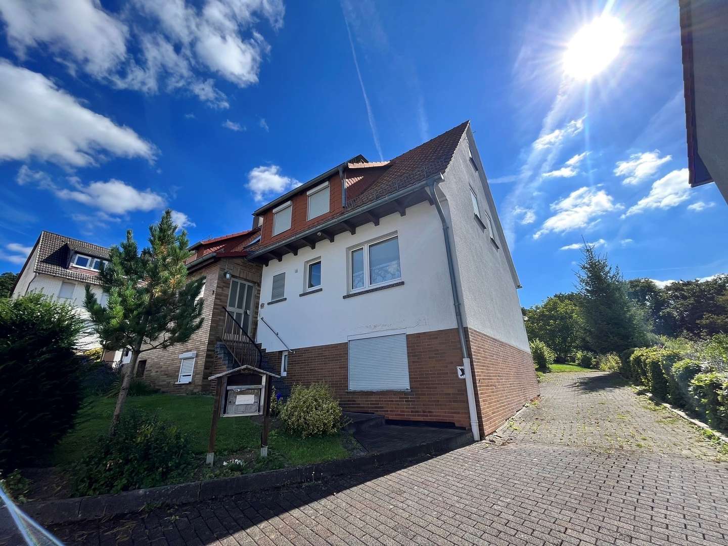 Hausansicht Vorderseite - Doppelhaushälfte in 34329 Nieste mit 110m² kaufen