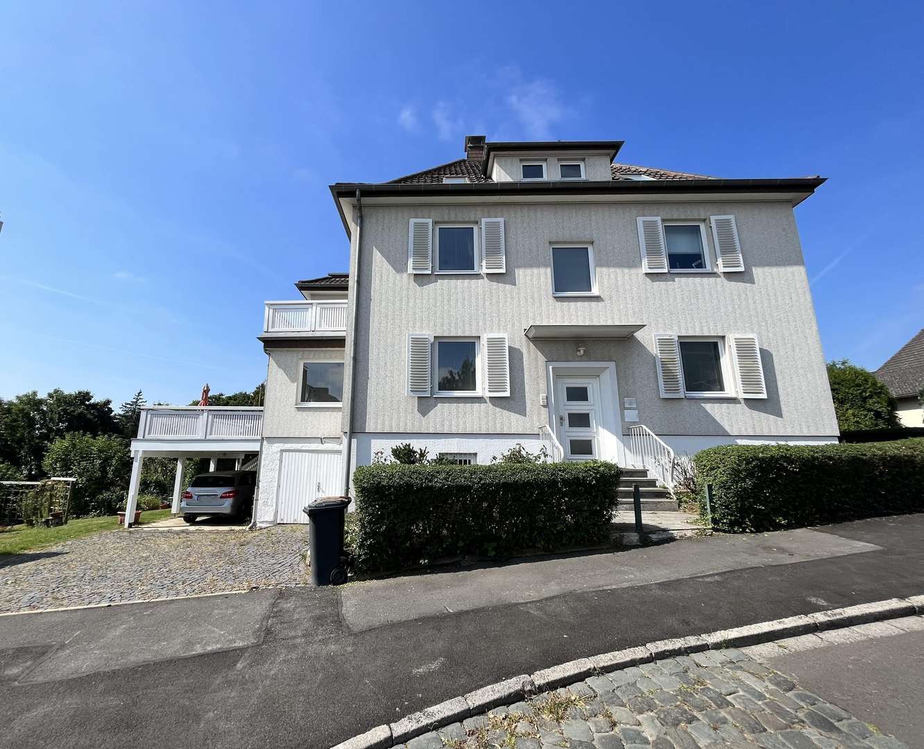 Straßenansicht Straßenansicht - Einfamilienhaus in 34125 Kassel mit 251m² kaufen