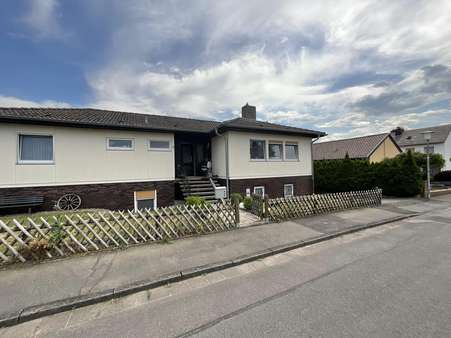 Vorderansicht - Einfamilienhaus in 37242 Bad Sooden-Allendorf mit 187m² kaufen