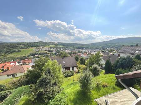 Blick über Großlmerode - Einfamilienhaus in 37247 Großalmerode mit 185m² kaufen