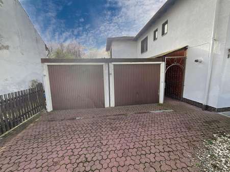 Doppelgaragen Eingang - Einfamilienhaus in 37276 Meinhard mit 240m² kaufen