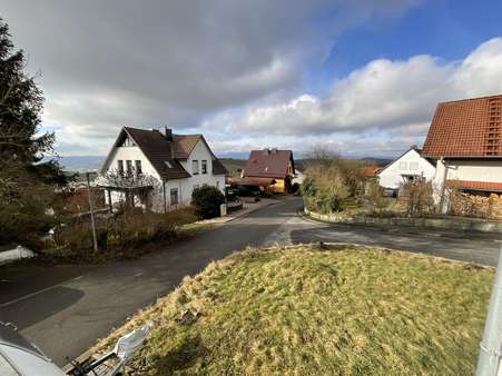 Blick in die Nachbarschaft - Einfamilienhaus in 37276 Meinhard mit 122m² kaufen