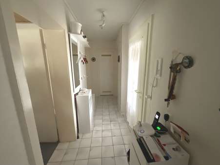 Flur - Etagenwohnung in 37269 Eschwege mit 67m² kaufen