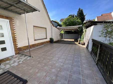 Eingangsbereich mit Verbindung zur Terrasse - Einfamilienhaus in 36205 Sontra mit 106m² kaufen