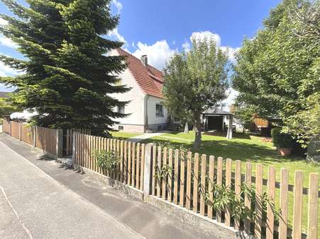 Blick in den Garten Blick in den Garten - Doppelhaushälfte in 37249 Neu-Eichenberg mit 102m² kaufen