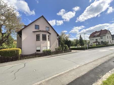 Blick von der Straße - Mehrfamilienhaus in 37293 Herleshausen mit 185m² kaufen