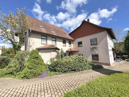 Vorderansicht - Mehrfamilienhaus in 37293 Herleshausen mit 185m² kaufen