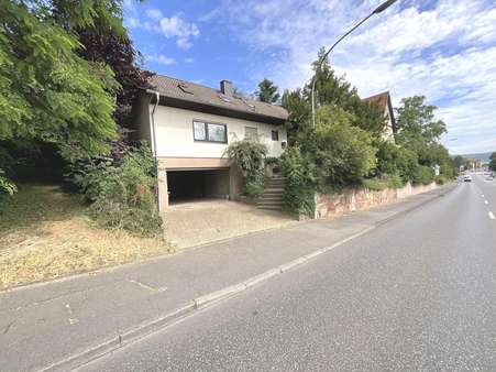 Vorderansicht - Einfamilienhaus in 37269 Eschwege mit 280m² kaufen