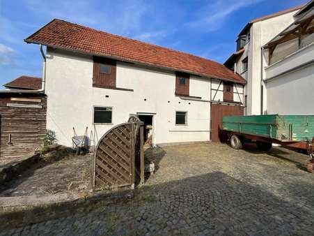 Außenansicht Scheune Außenansicht Scheune - Zweifamilienhaus in 37290 Meißner mit 250m² kaufen