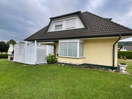 Seitenansicht Seitenansicht - Einfamilienhaus in 37269 Eschwege mit 121m² kaufen